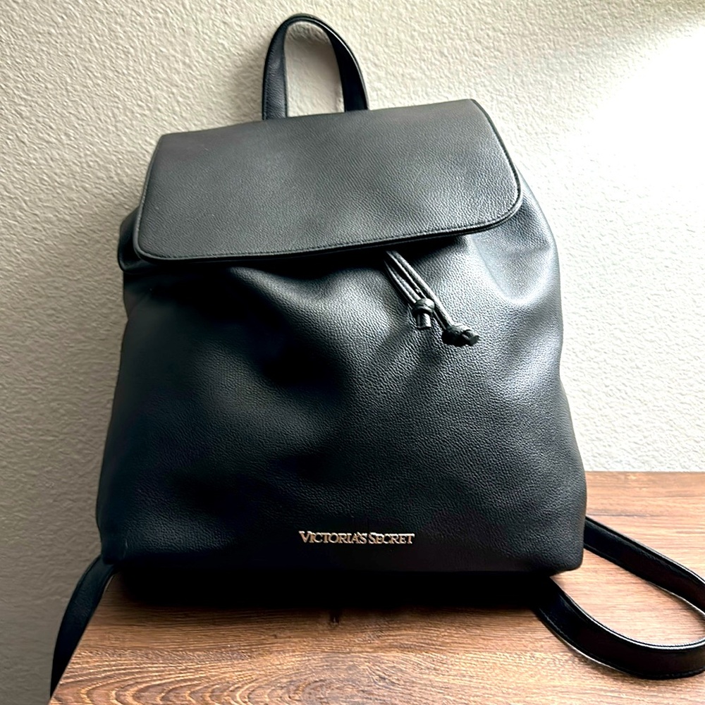NWOT.   Victoria’s Secret black backpack.